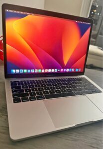 Apple MacBook Pro 13-inch 2017 Core i5 8GB RAM 250GB